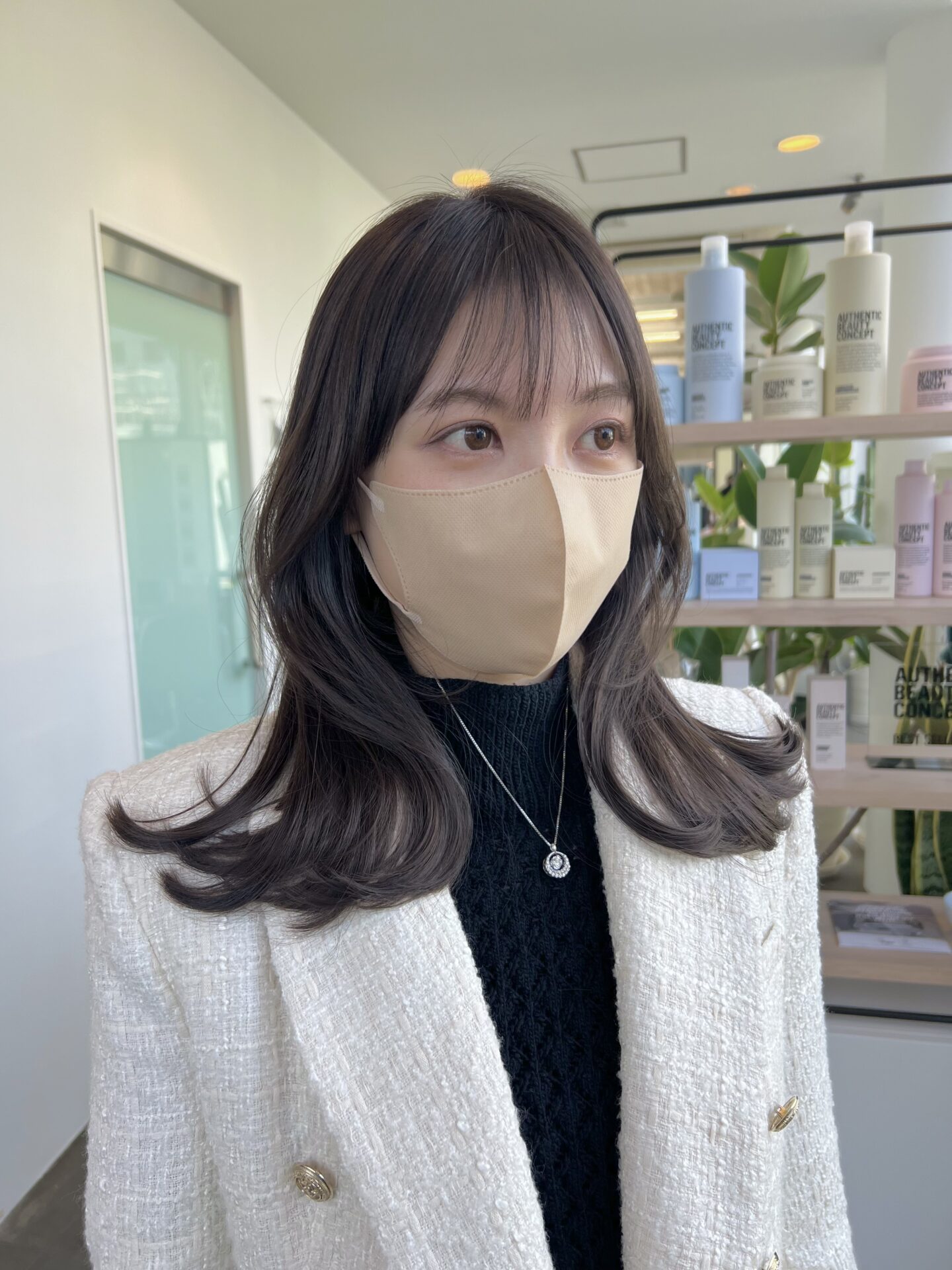 人気No. 1のくびれヘアとグレージュ