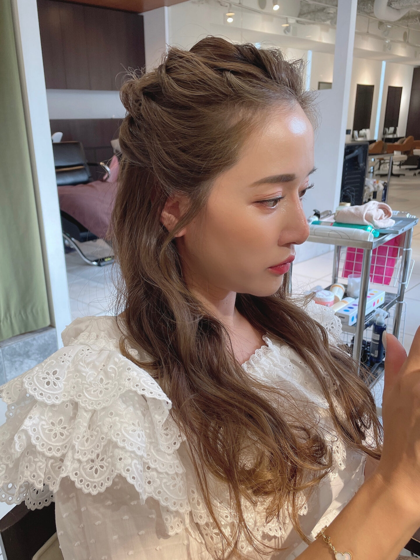 ハイライトが入っているとヘアアレンジも活きます♪^^