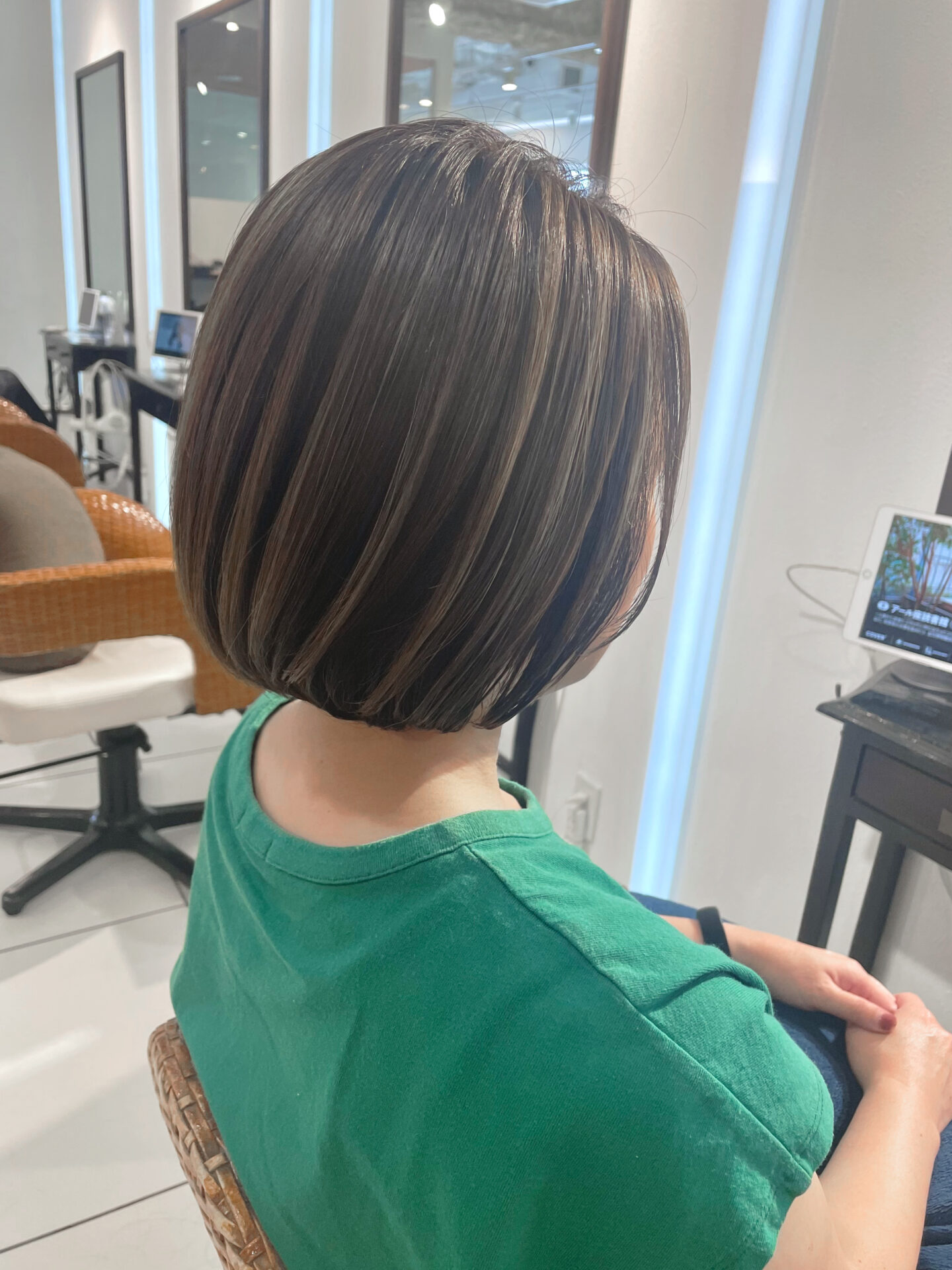 人気のオリーブグレージュ×細めハイライト♪^ ^