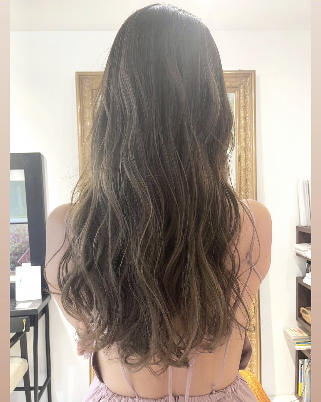 みなさんもぜひ♪お上品な細めハイライト×グレージュ