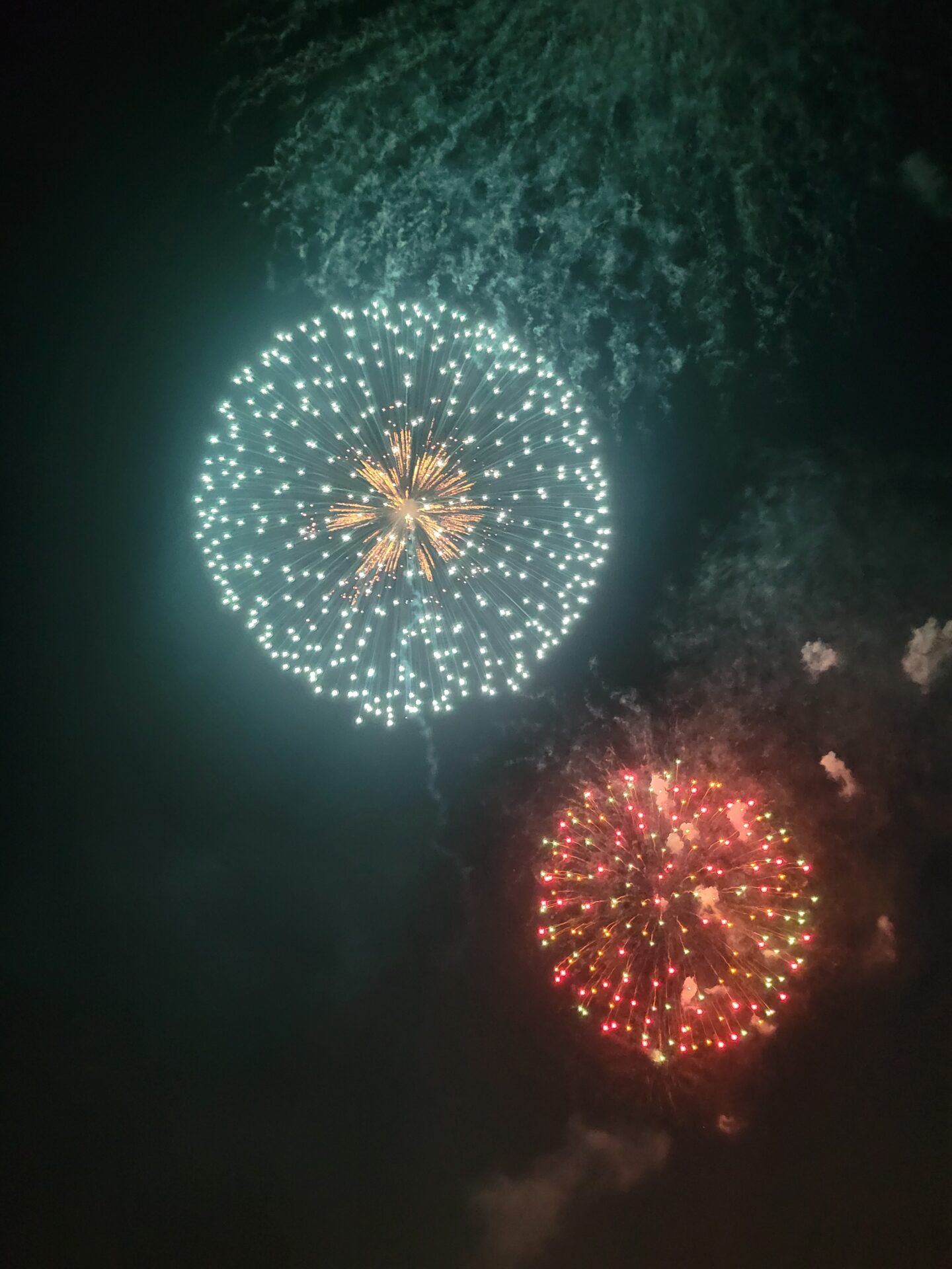 青山店　8月スタイリスト不在スケジュール