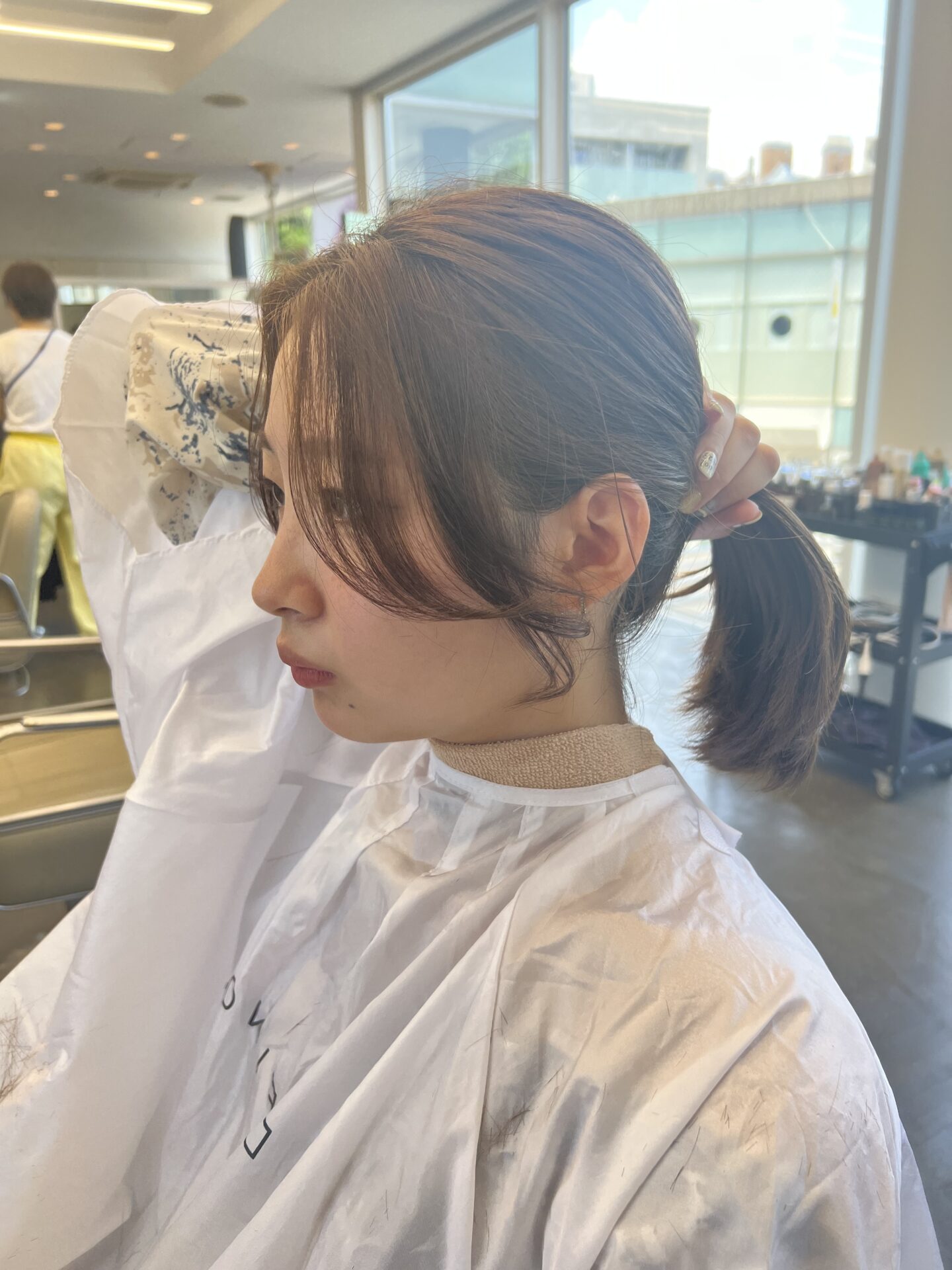 結んでも可愛い顔周りのカット