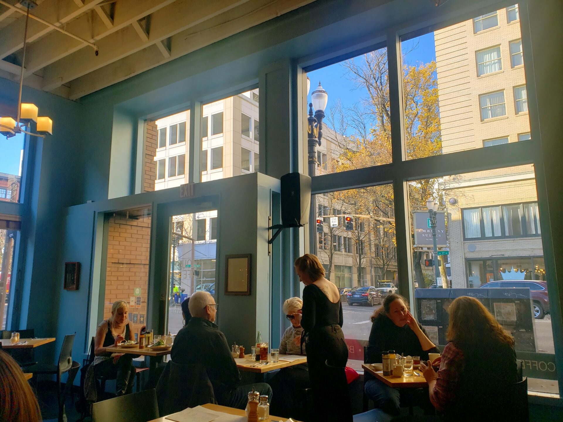 青山店スタイリスト 公休日・赤坂勤務スケジュール