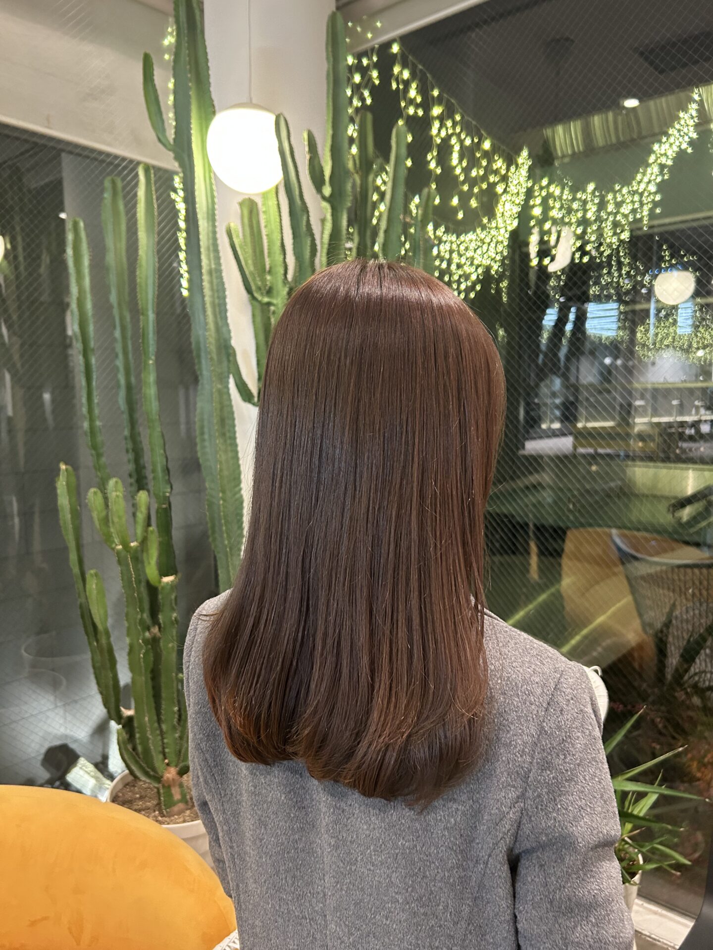 ピンクベージュ