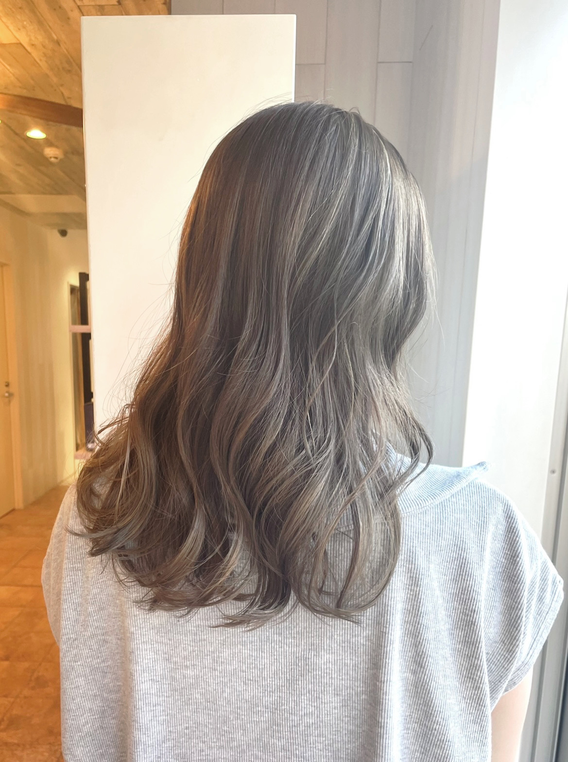 春に向けて明るめカラーが人気です！