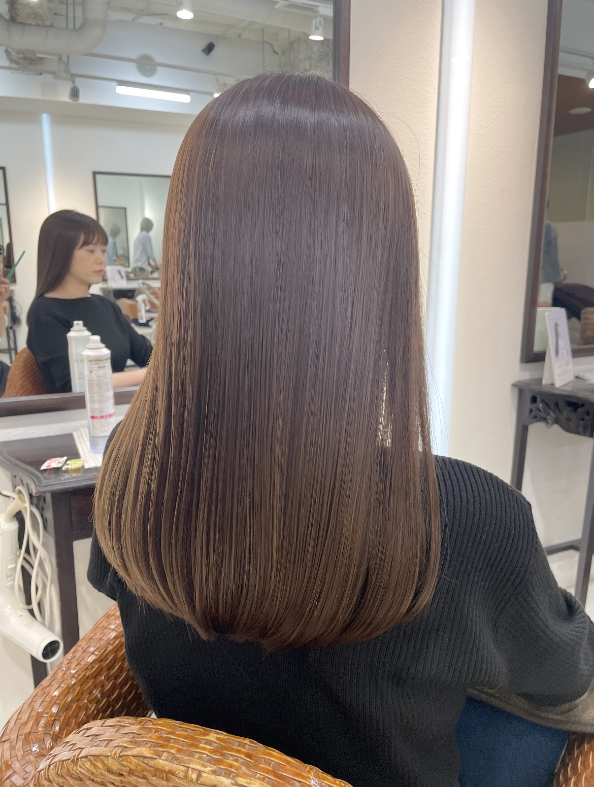 梅雨時期に向けてストレートパーマがおすすめ！