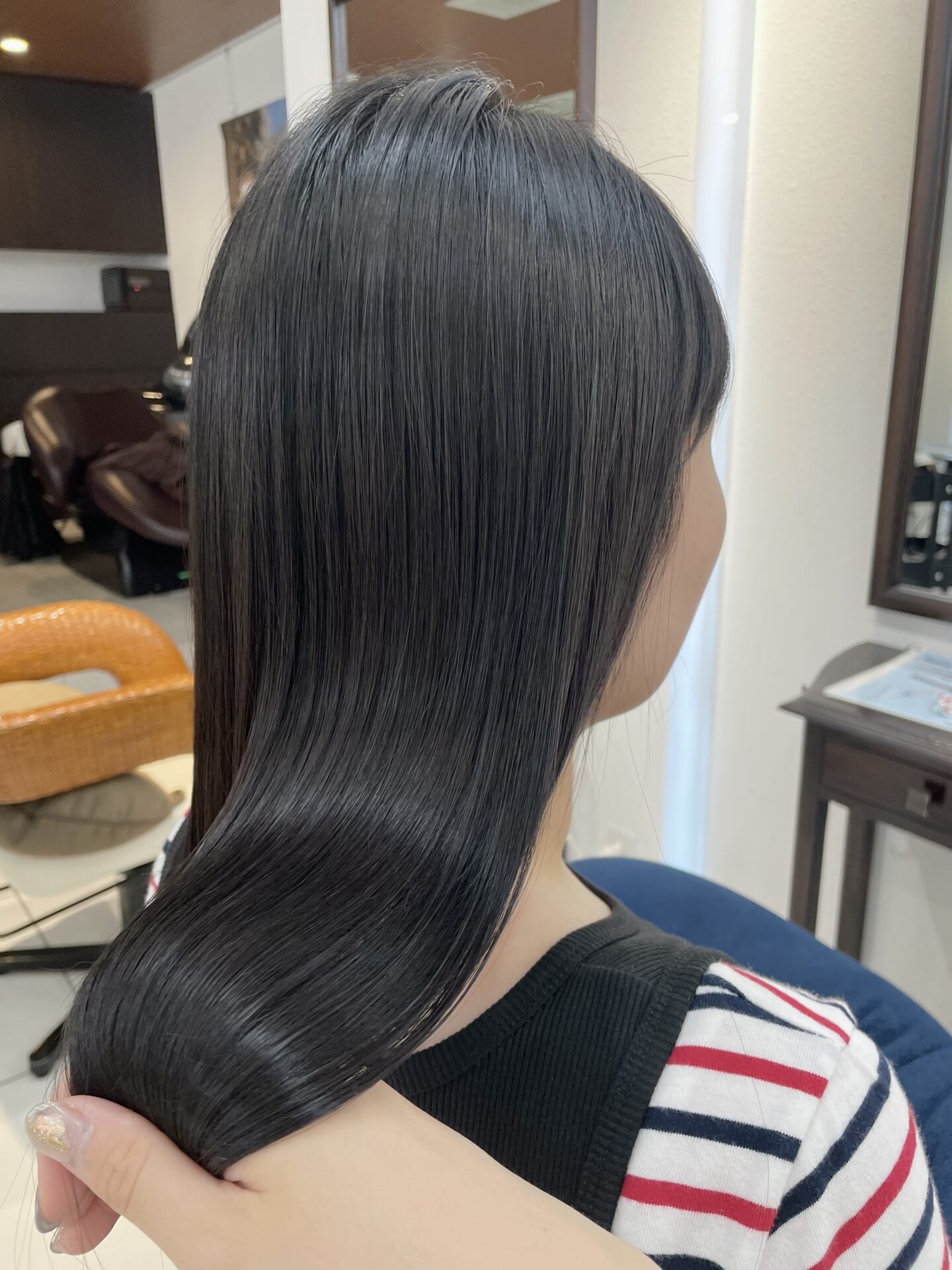 暑さに負けないストレートパーマ