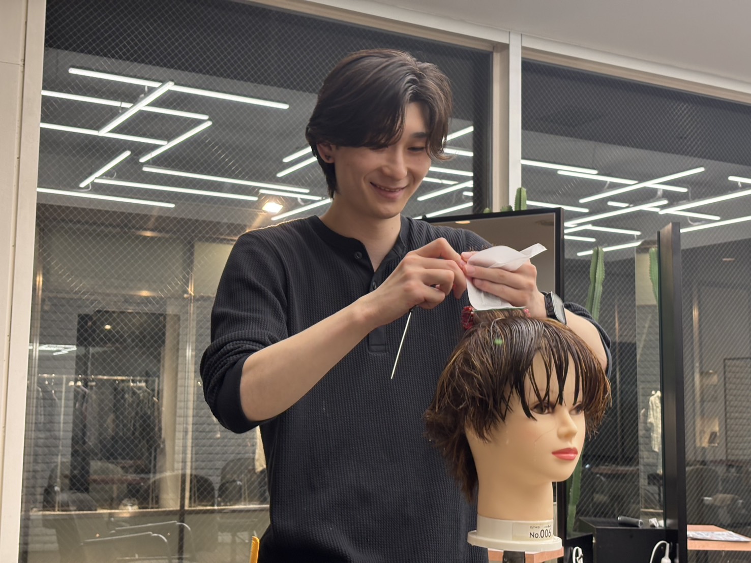 “この空気で働きたい”と思えた。それがすべての始まり。」21歳アシスタントのリアルな決断