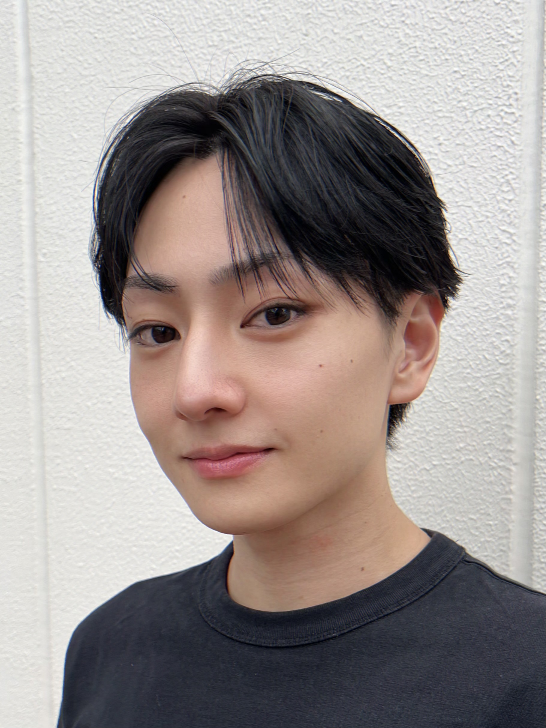 黒髪ナチュラルセンターパート