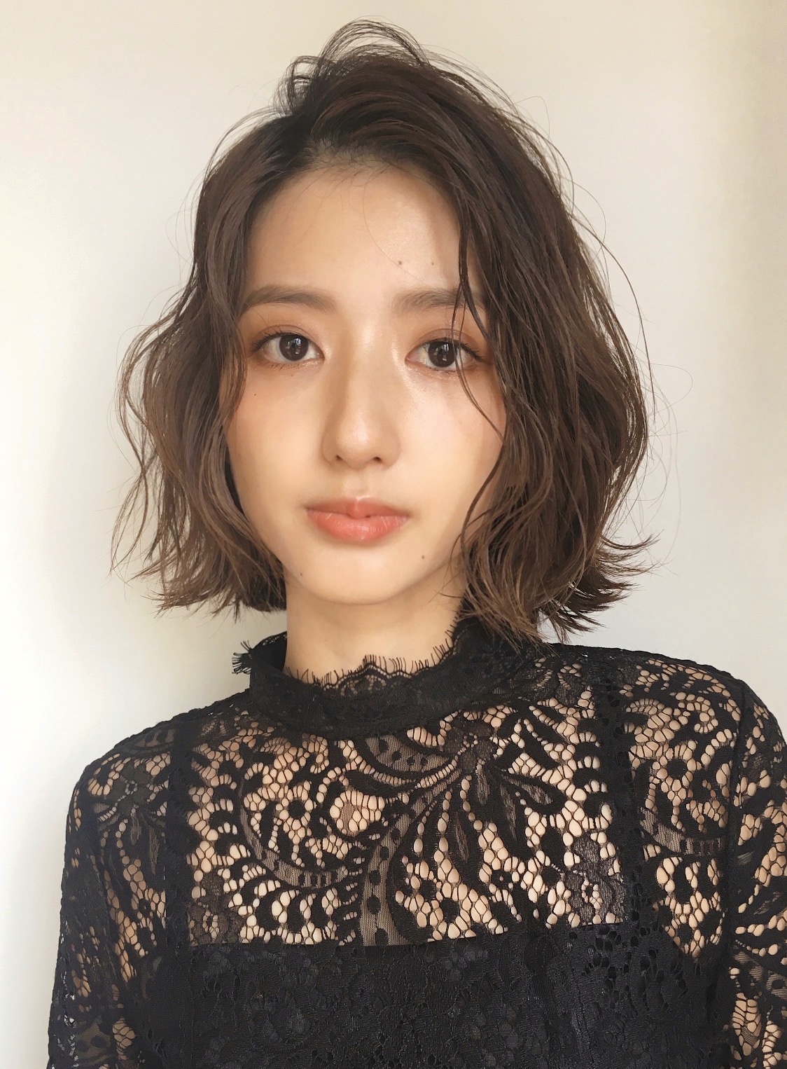 ヘアカラーとメイクを少し変えるだけで！あたたかみのある優しい印象へ♪