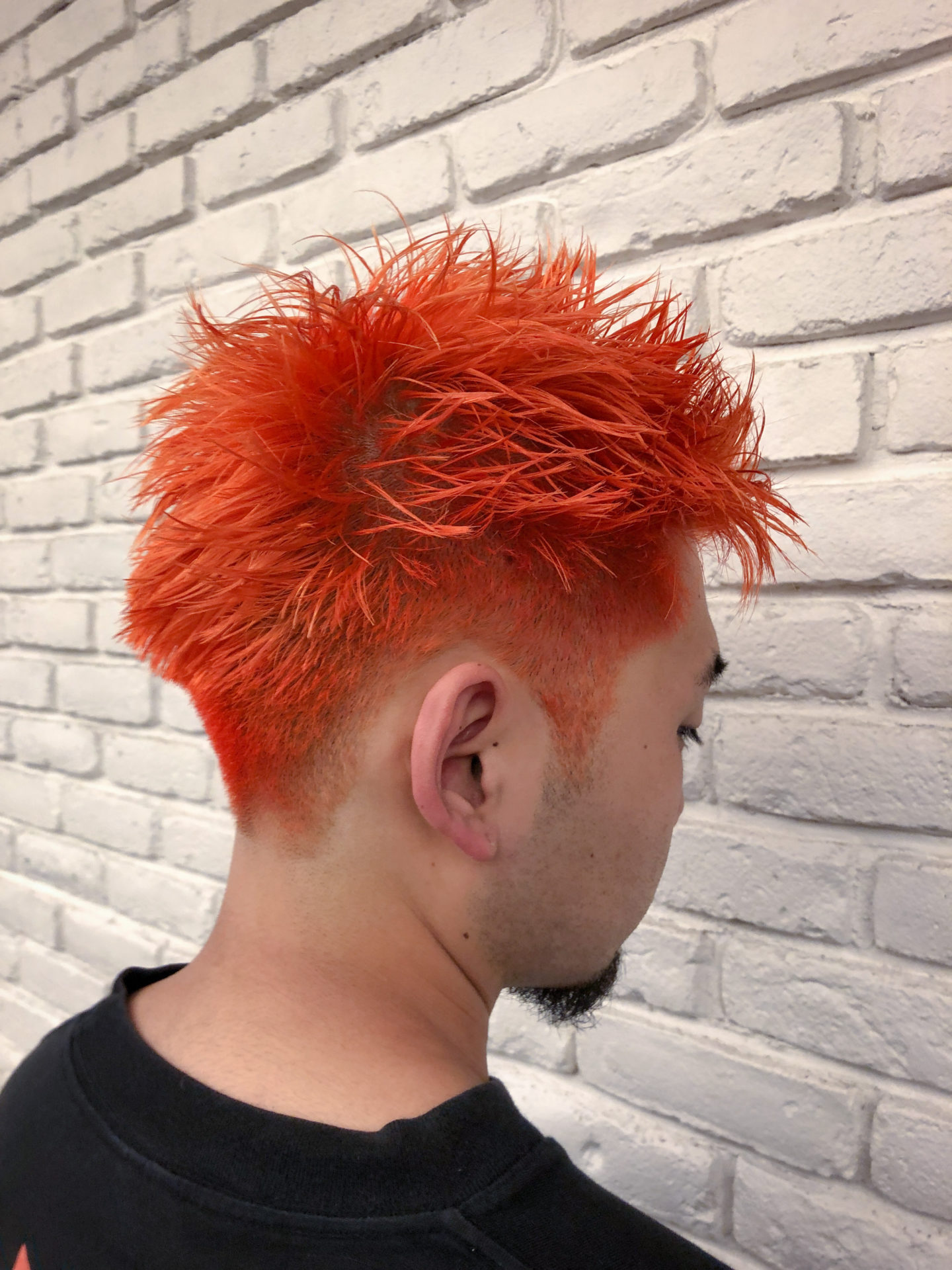 ビビットなオレンジヘア